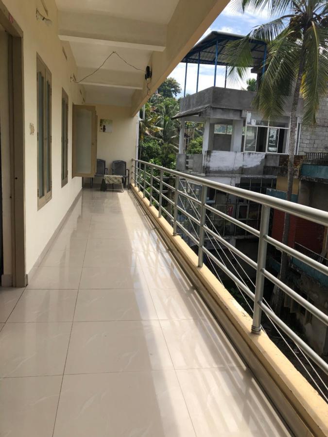 Sandy Beach Hotel Thiruvananthapuram Exteriör bild
