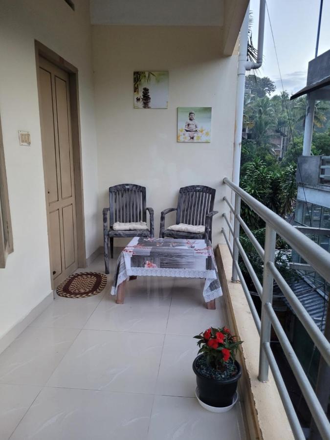 Sandy Beach Hotel Thiruvananthapuram Exteriör bild
